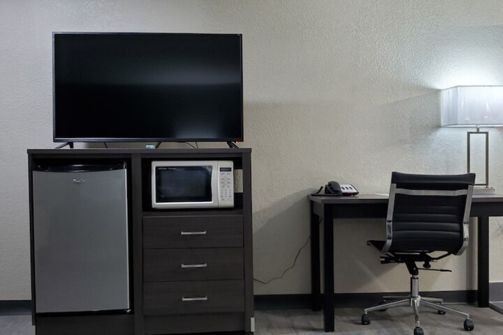 Room 13 of 27