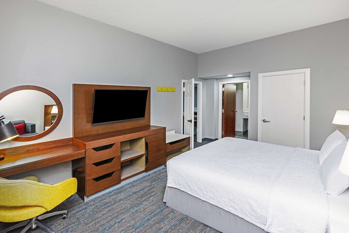 Room 14 of 36