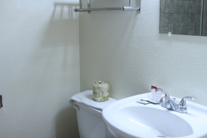 Room 6 of 25