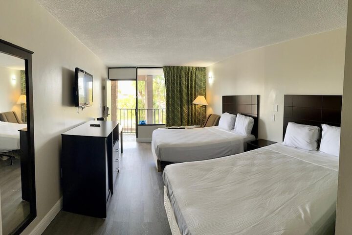 Room 16 of 25
