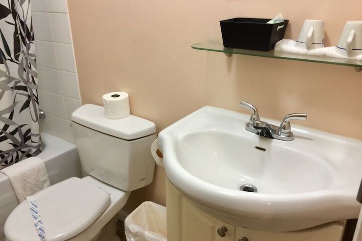 Room 11 of 38