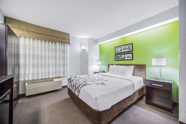 Room 16 of 37