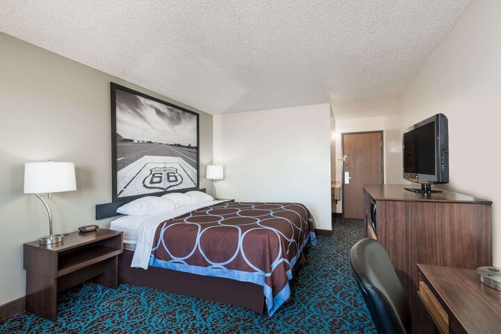 Room 12 of 17