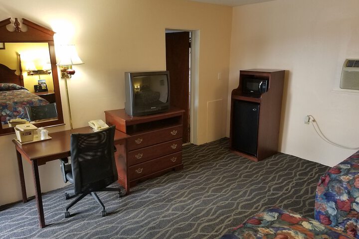 Room 16 of 32