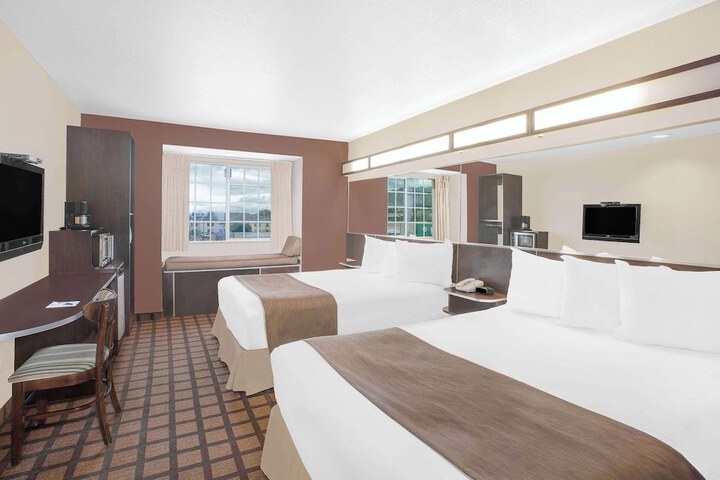 Room 15 of 22