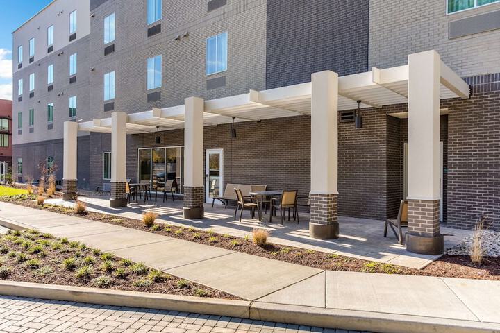 Hotel 7 of 34