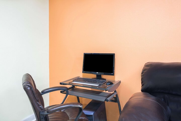 Business Center 14 of 14