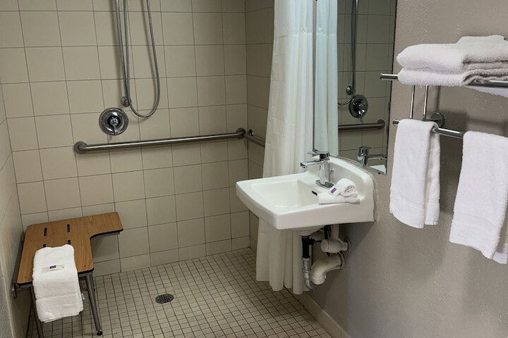Room 20 of 34