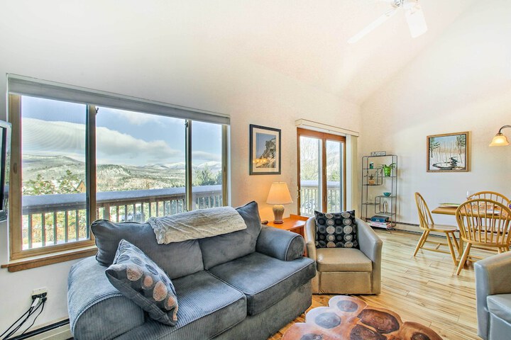 3 Mi to Attitash Resort: Condo w / Mtn Views!