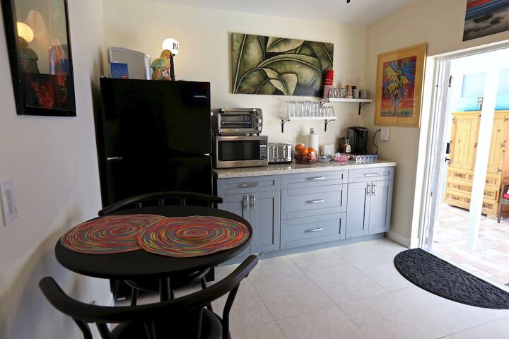 Fantasy Island Inn – Caters to Men