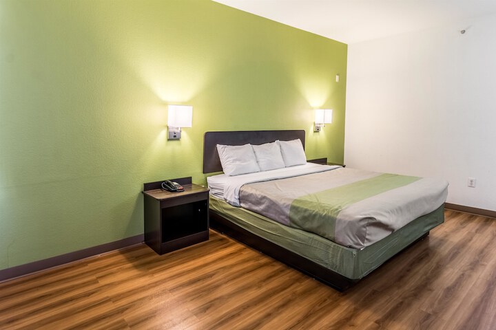Room 26 of 32