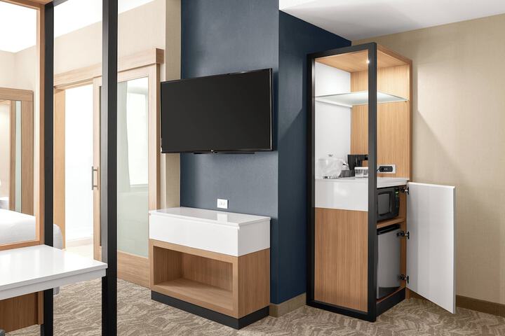 Room 11 of 19