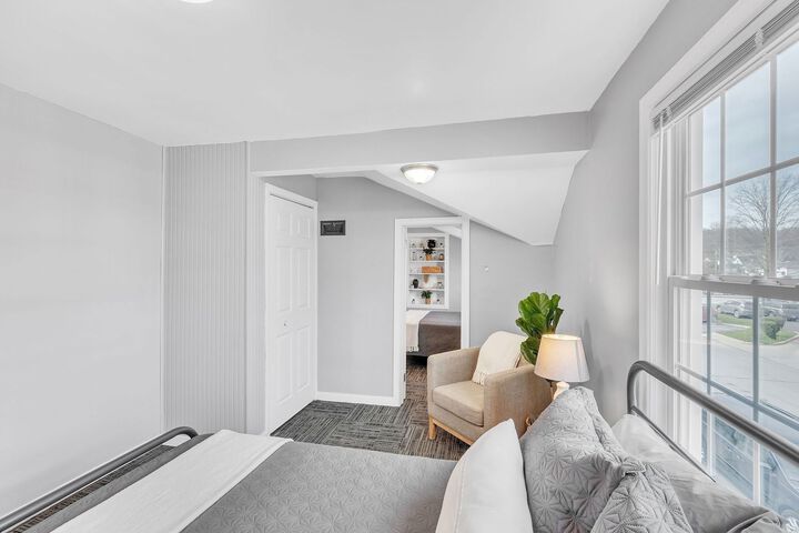 The Loft 3BR Apartment with Scenic Deck