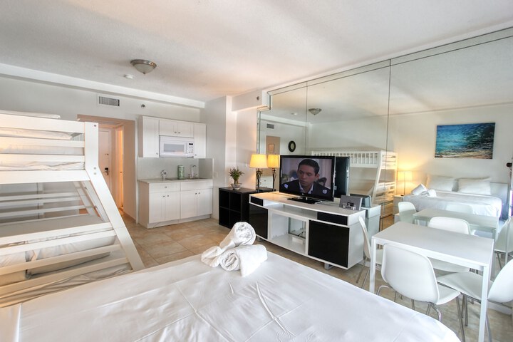 Room 149 of 242