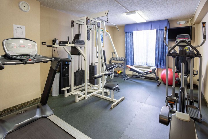 Days Hotel by Wyndham North Bergen / NYC Area