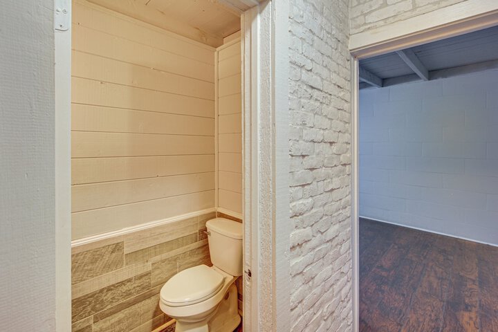 Game Room Trails! 30-acre Lakefront Streetman Gem