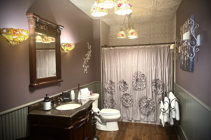 Benefield House Bed & Breakfast