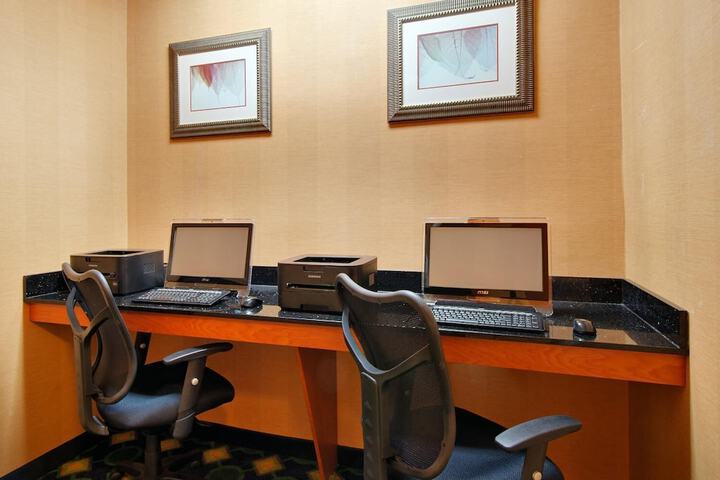 Business Center 17 of 17