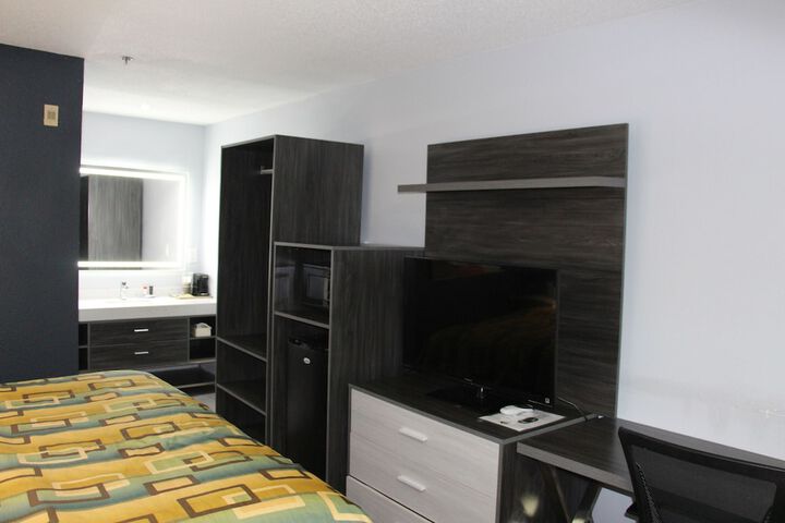 Room 10 of 31