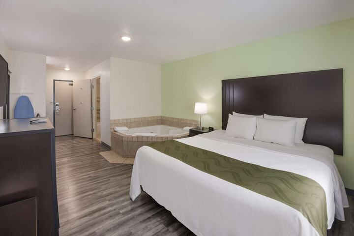 Room 14 of 38