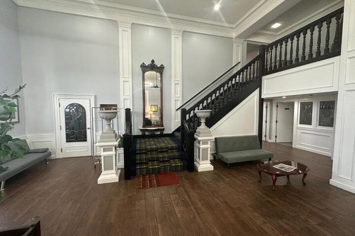 I65 studio suites