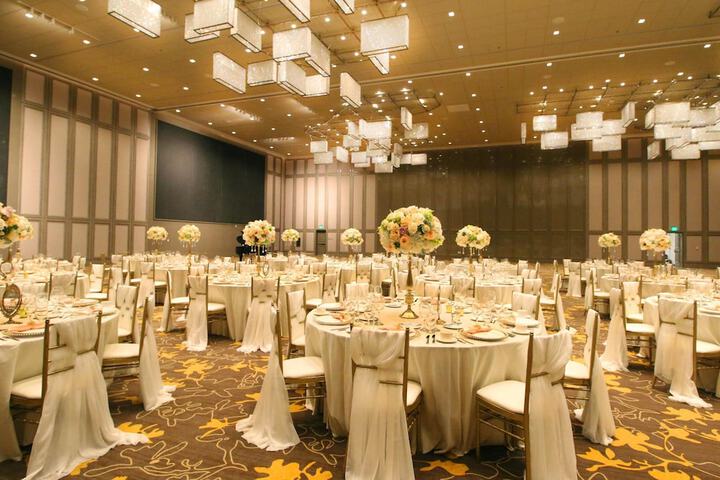 Ballroom/Hall 37 of 40