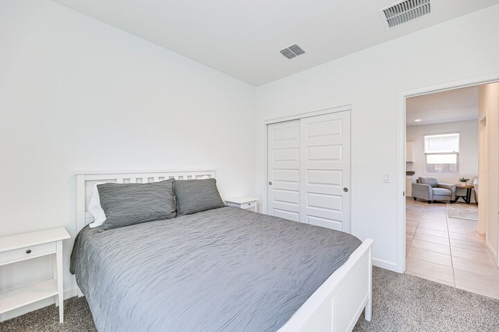Maricopa Home w / Putting Green & Covered Patio!