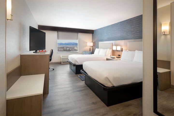 Room 15 of 36