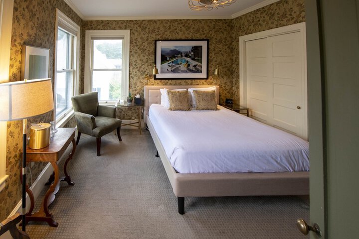 Room 25 of 144