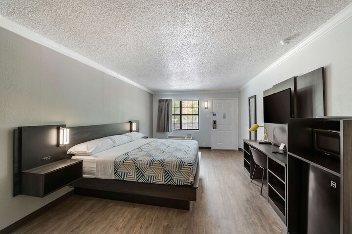 Room 26 of 26