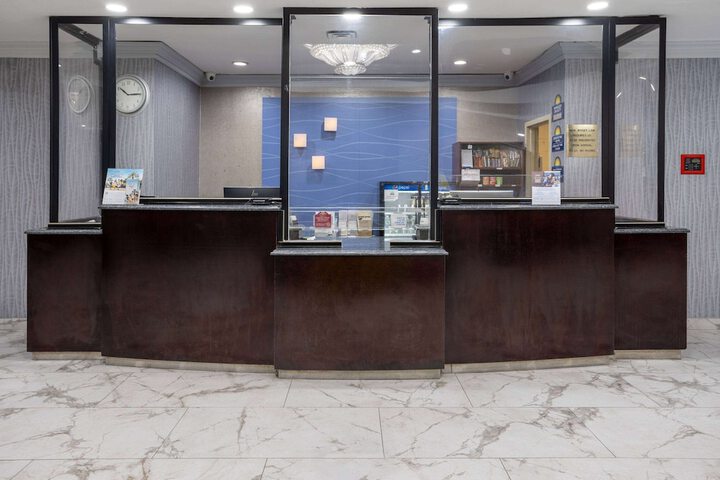 Days Hotel by Wyndham North Bergen / NYC Area