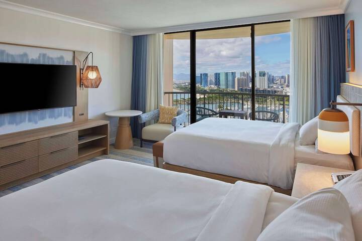 Hilton Hawaiian Village Waikiki Beach Resort