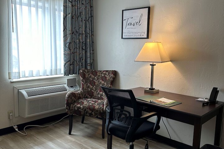 Room 18 of 74