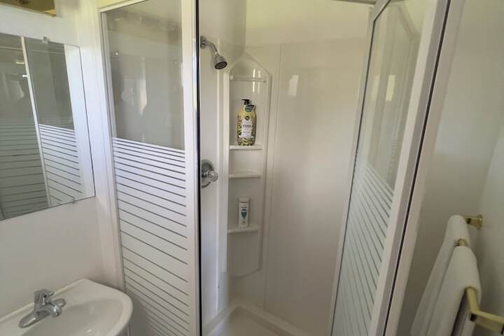Room 42 of 59