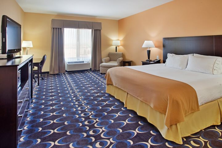 Room 27 of 40