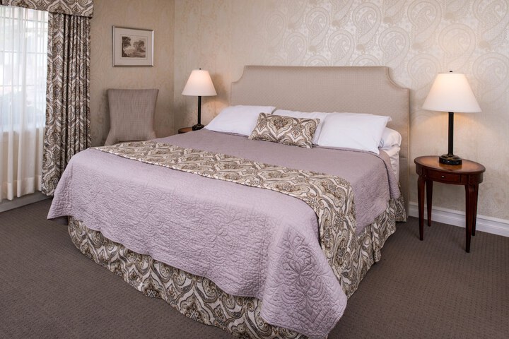 Red Coach Inn