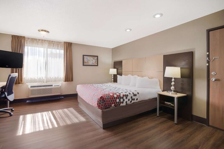Room 30 of 36