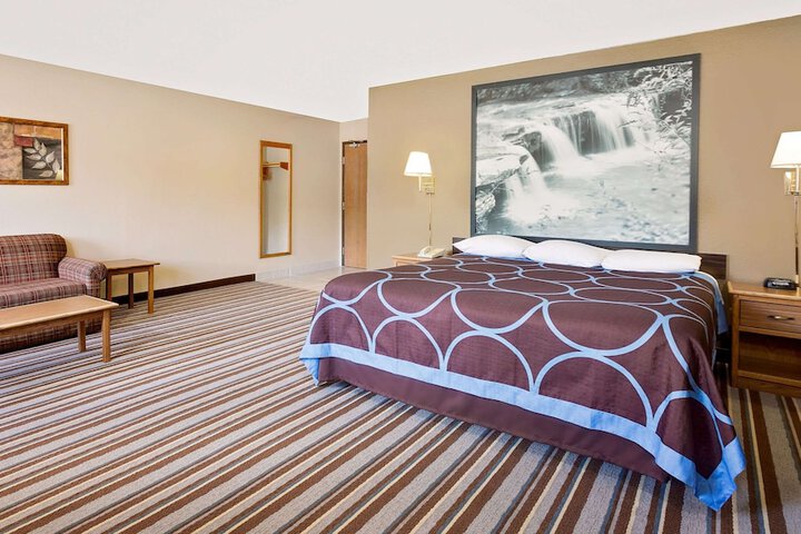 Super 8 by Wyndham Elkins
