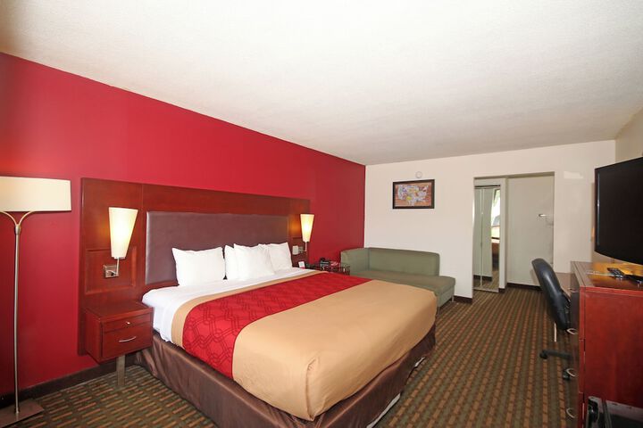 Americas Best Value Inn Pilot Mountain