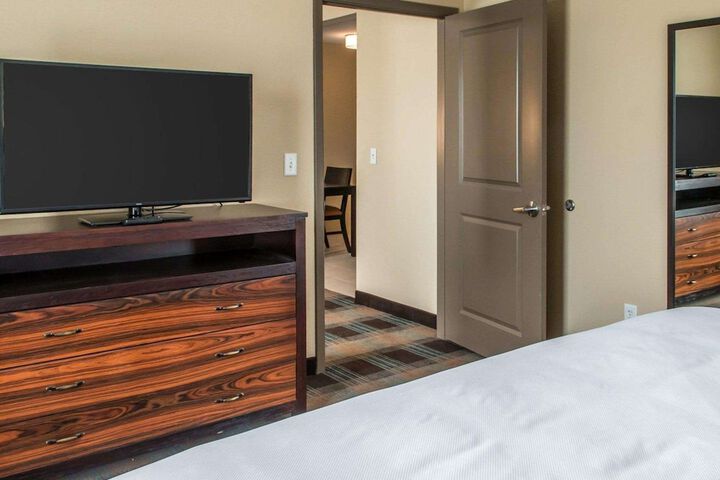 Room 12 of 28