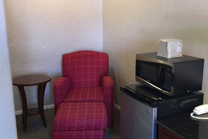 Room 40 of 61