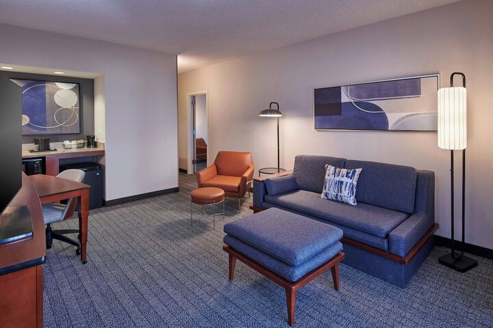 Room 15 of 53