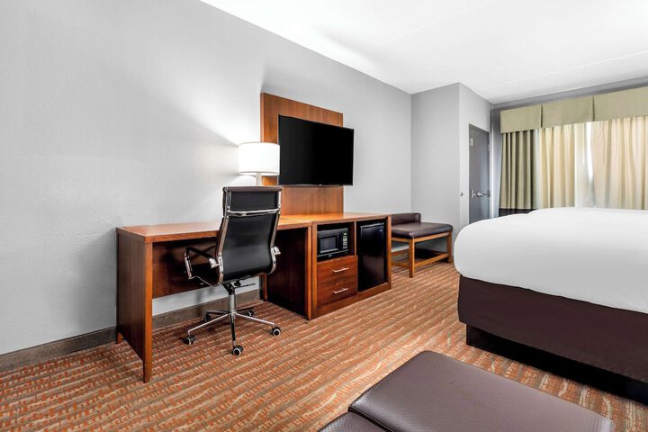 Room 30 of 43