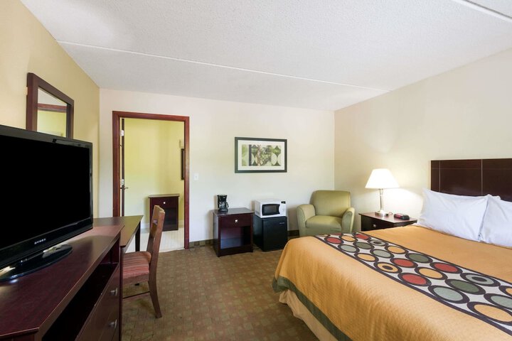 Room 15 of 23