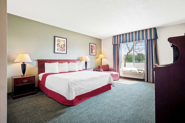 Room 21 of 35