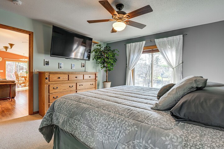 Lake Wissota Home w / Private Dock + Fire Pit!
