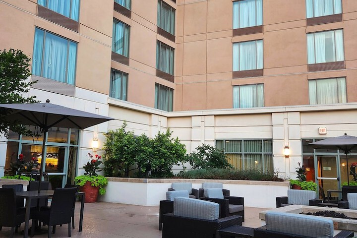 Courtyard Silver Spring Downtown