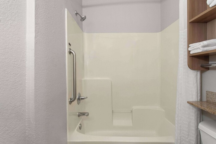 Room 18 of 46