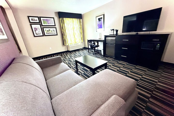 Room 32 of 50