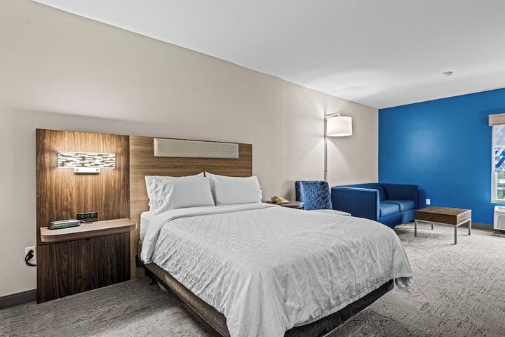 Holiday Inn Express Hotel & Suites Carneys Point by IHG
